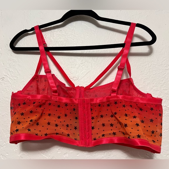 Torrid Underwire Star Print Bra BNWT Size 2 - Picture 4 of 5